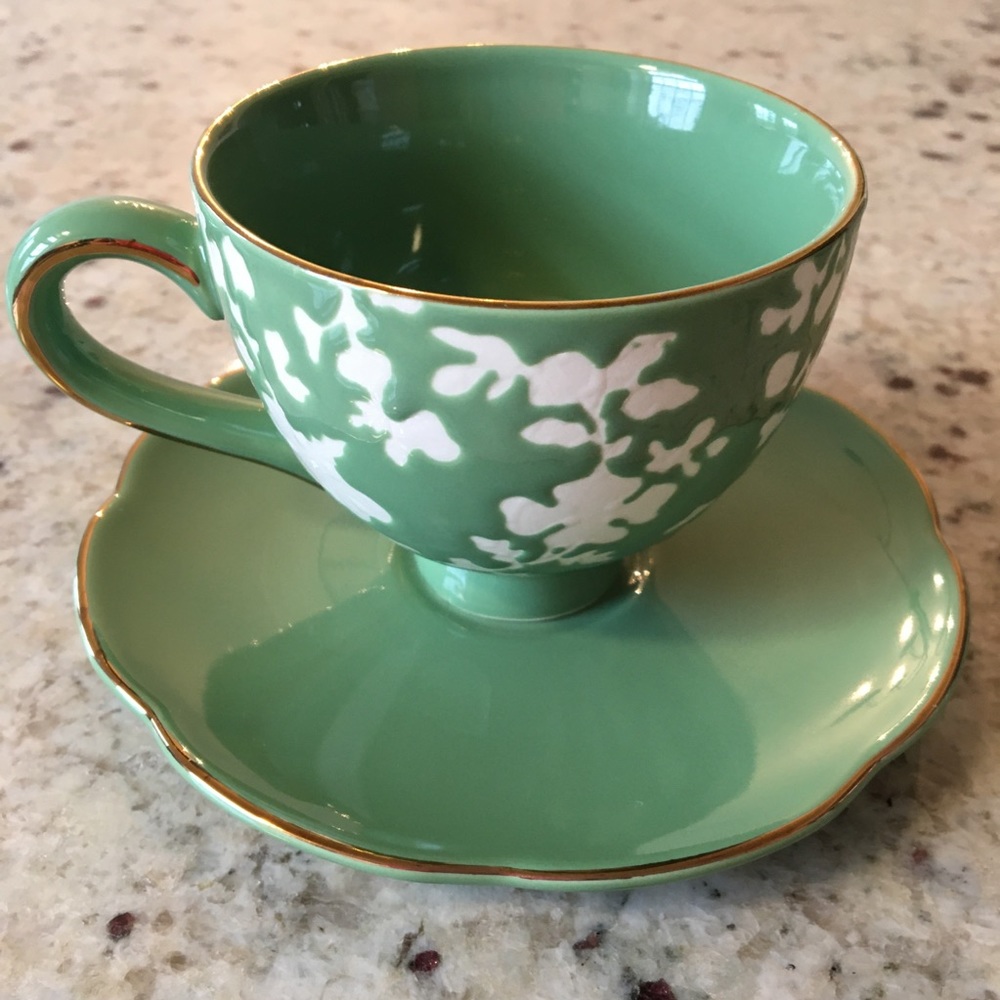 SET OF 2 TEACUPS!!